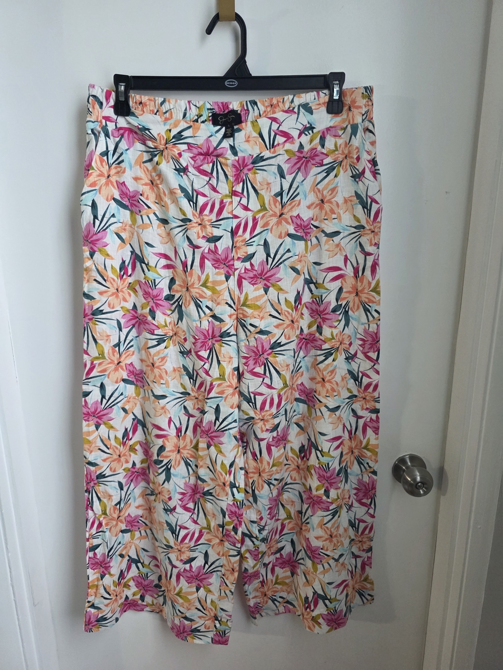 Jessica Simpson White, Pink & Orange Floral Print Culottes